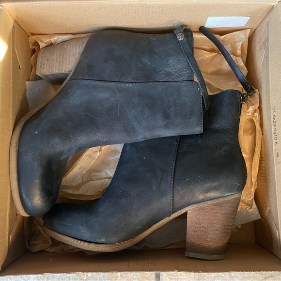 Ralph Lauren Women’s ankle boots, leather, black, size 7.5 US, new never worn - Picture 4 of 9